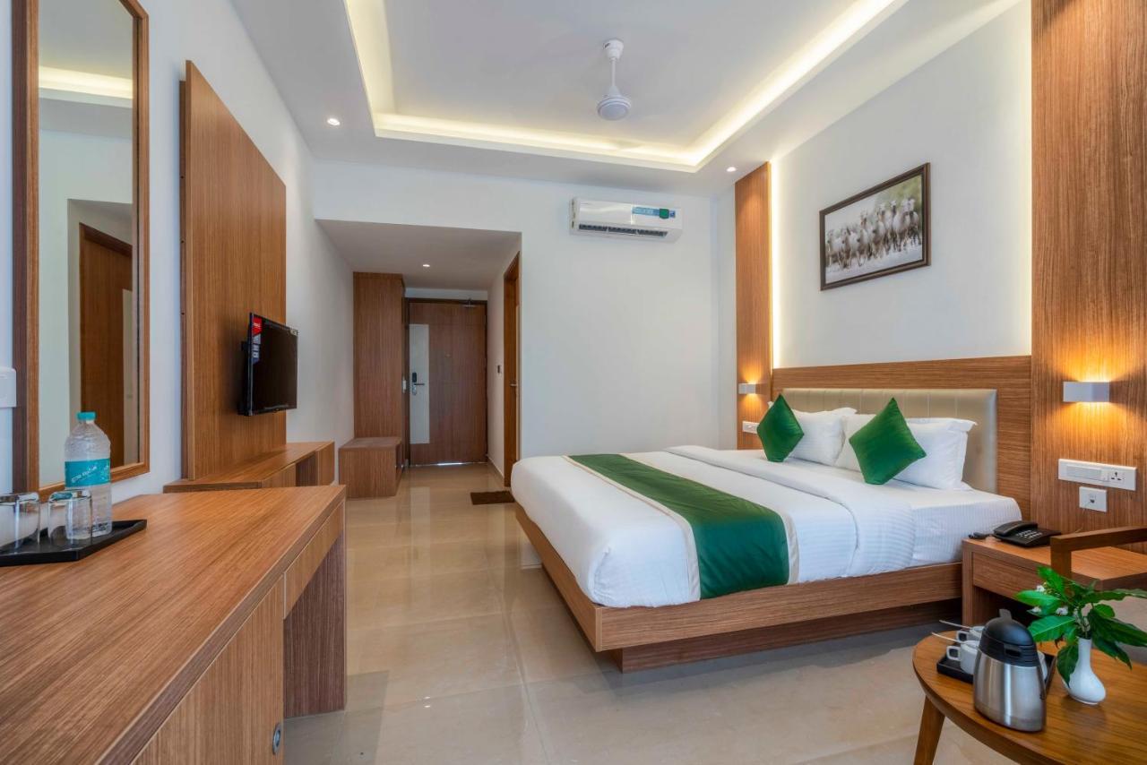 Hotel Panoramic Kochi Exterior photo